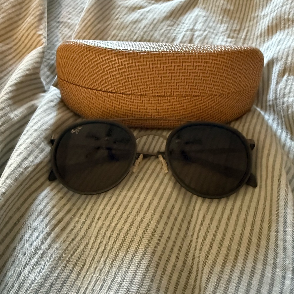 Maui Jim Black Sunglasses